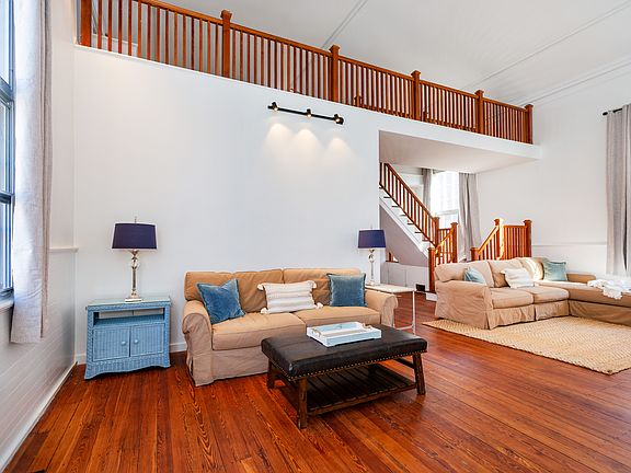 2nd image of 27 Long St #25
