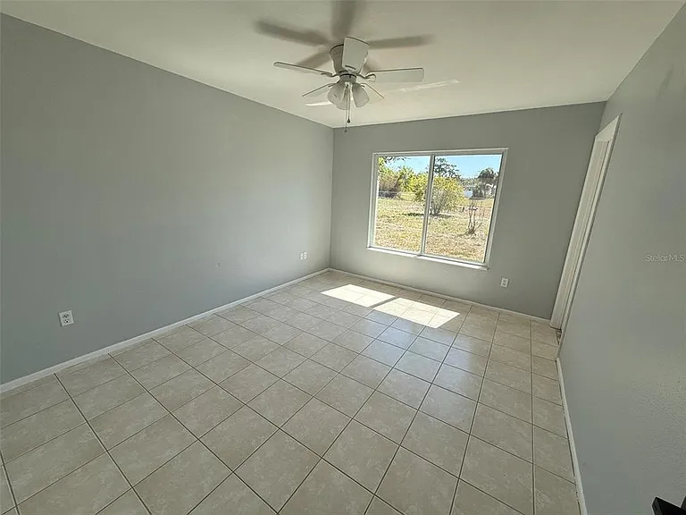 3236 Montclair Cir — Photo 13