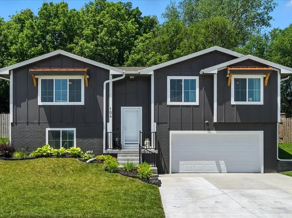 104 Maplewood Cir, Glenwood, IA 51534
