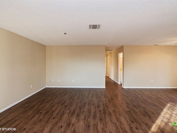 4th image of 66720 Desert View Ave