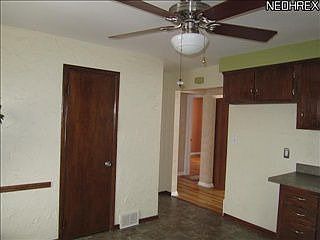 4th image of 3614 Klusner Ave