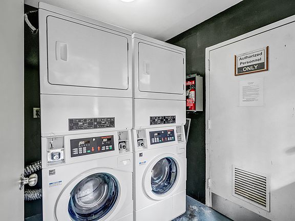 5th image of 18430 Arline Ave APT 10