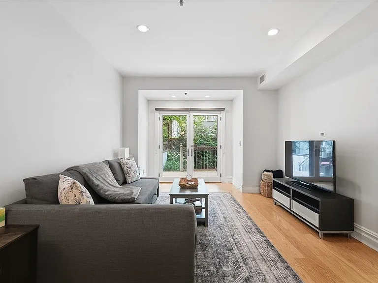 610 Madison St #1 — Photo 18
