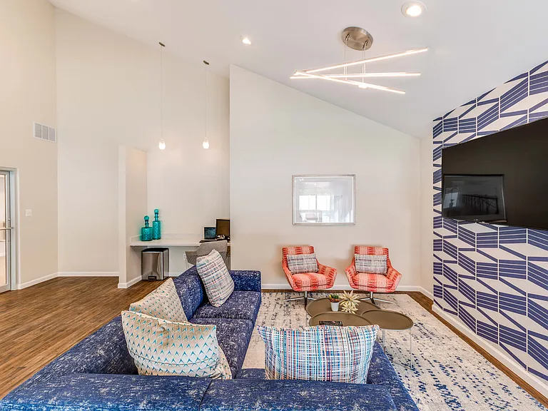 Westwinds Apartments — Photo 37