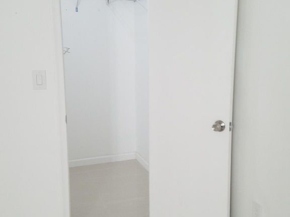 4th image of 300 NW 42nd Ave APT 606