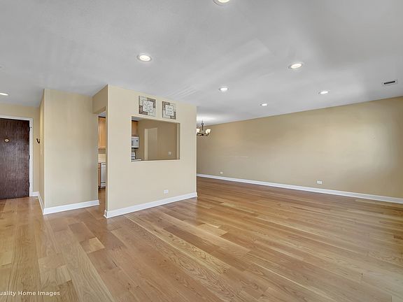 3rd image of 3110 Pheasant Creek Dr APT 214