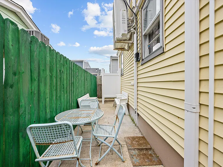 207 N Harvard Ave — Photo 42