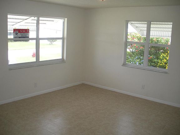 3rd image of 905 SW 6th Ave