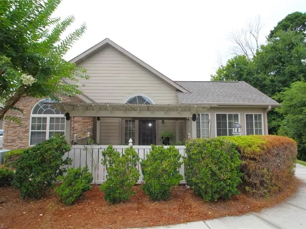 4183 Birch Hammock Dr, Greensboro, NC 27409