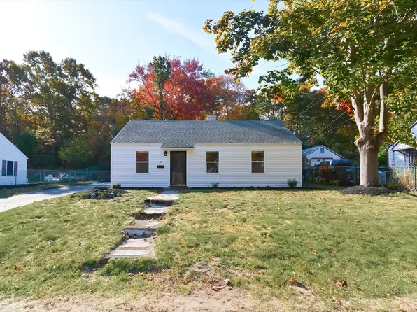 31 Laarhoven Ter, Stoughton, MA 02072