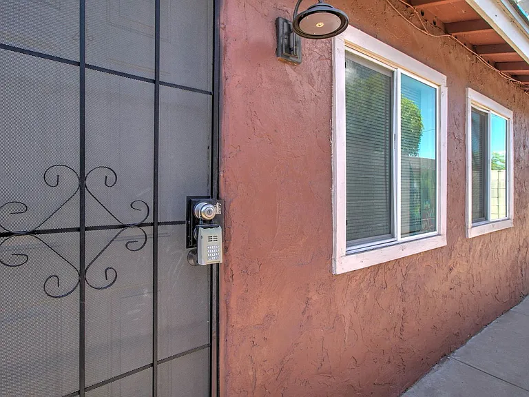 1501 E Roosevelt St #4 — Photo 7