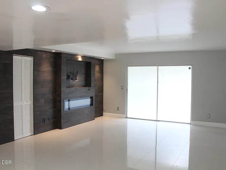 144 S Halifax Ave #35 — Photo 3
