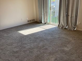 405 Sunset Ln #405, Saint Clair Shores, MI 48082