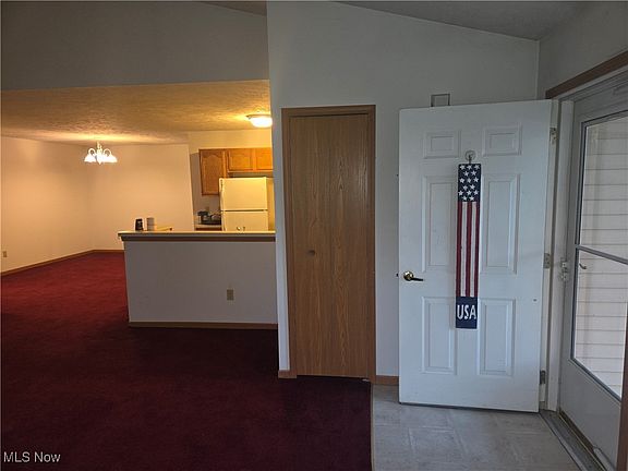 5th image of 712 N Creek Dr