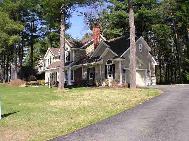 2nd image of 844 GREENTHORNE Boulevard