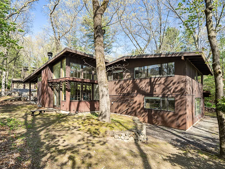 15 Trotting Horse Dr — Photo 1