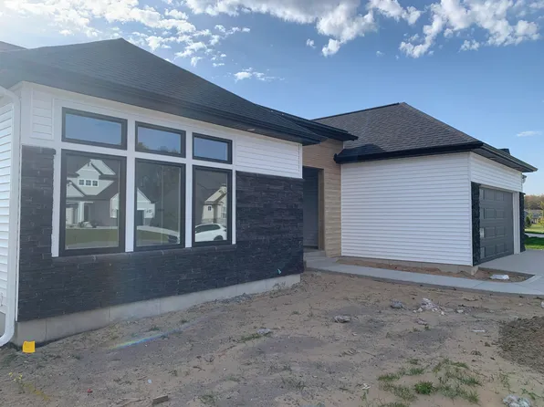 12570 Riverton Rd, Grand Haven, MI 49417