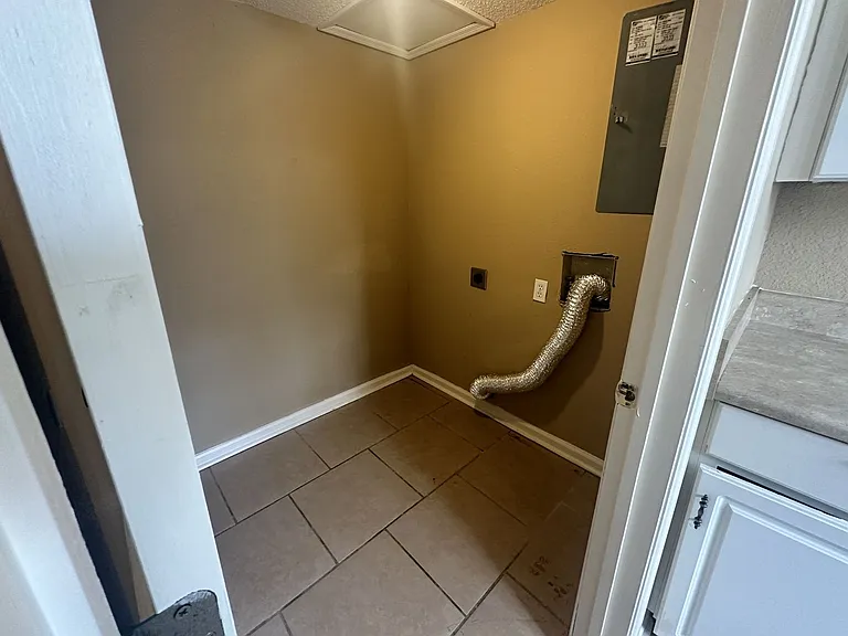 1305 Breckenridge Dr #9 — Photo 11