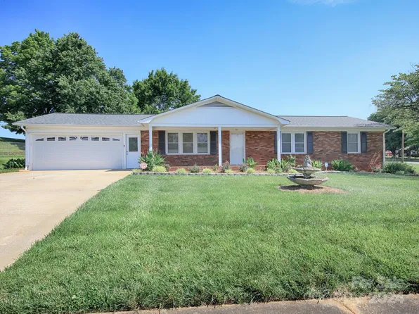 711 Carolina Ave N, Statesville, NC 28677