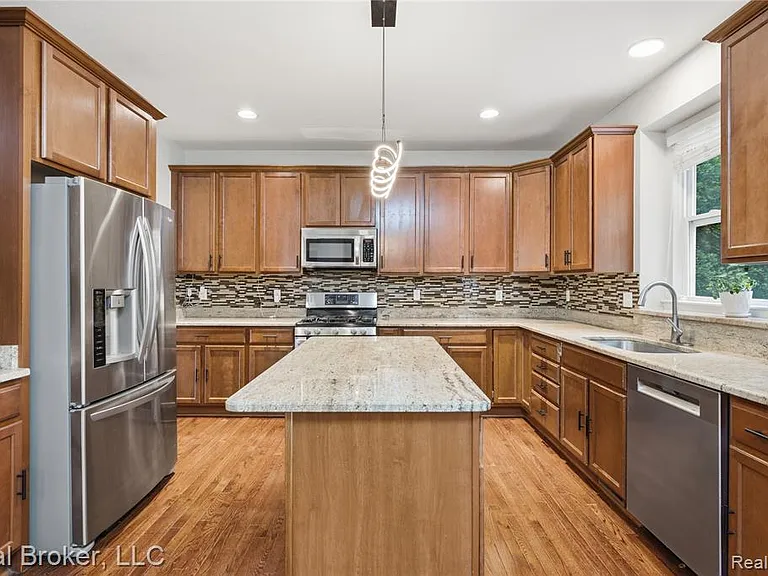 26978 Maxwell Ct — Photo 7