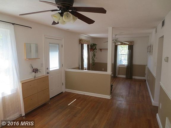 4th image of 910 Lewis Ave