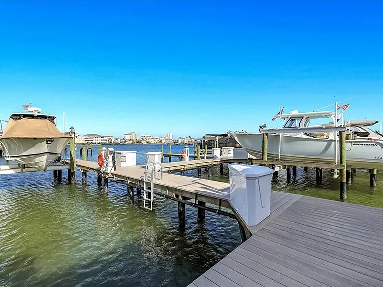 410 Flagship Dr #301 — Photo 23