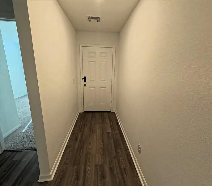 3 bed, 2.0 bath, 1472 sqft, $1,900 — Photo 4