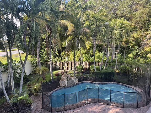 3rd image of 12353 Natalies Cove Road