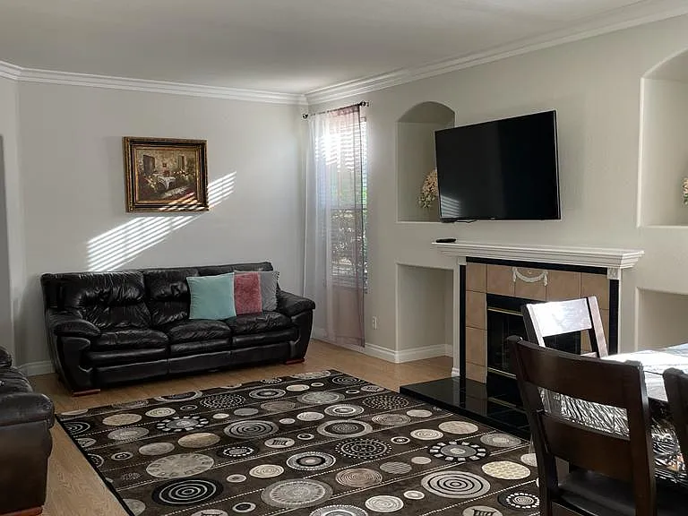 42081 Dahlia Way — Photo 3