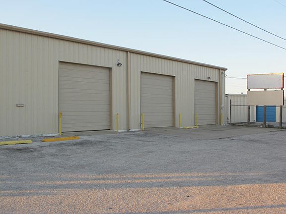 2nd image of 326 Nas Dr