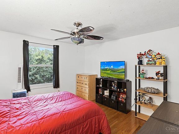 5th image of 804 S Woodlyn Dr