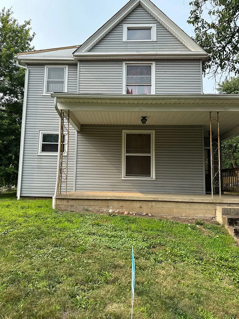 Buchtel Ave 605 E. — Photo 1