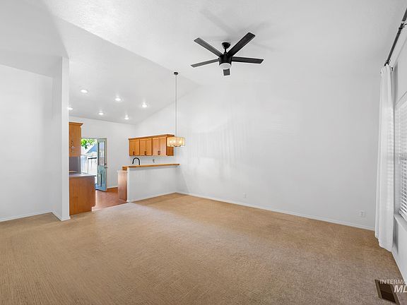 4th image of 2691 N Larchmont Ave