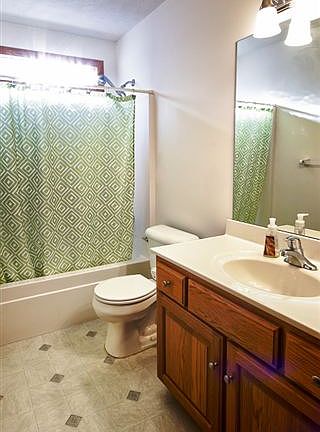 4th image of 16552 Birch Ave