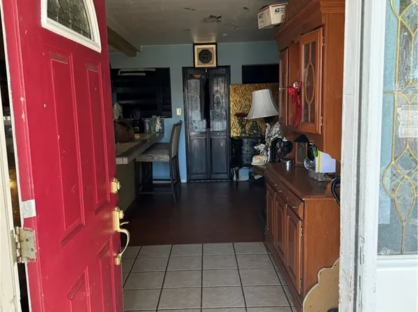 893 Walnut Dr, Oxnard, CA 93036