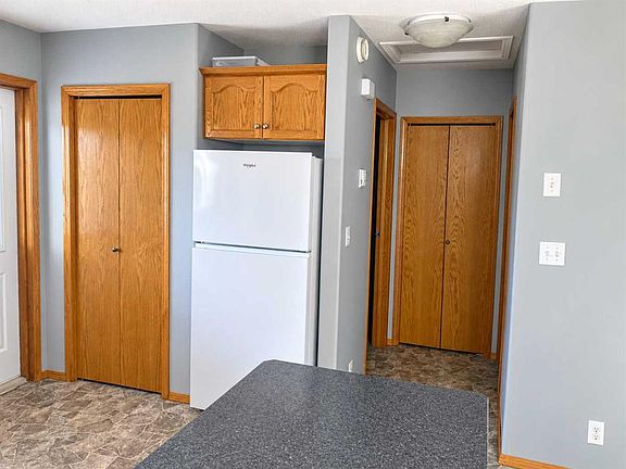 4th image of 233 N Kendrew Dr