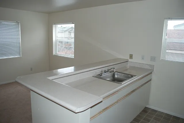 Midvale Apartments — Photo 7