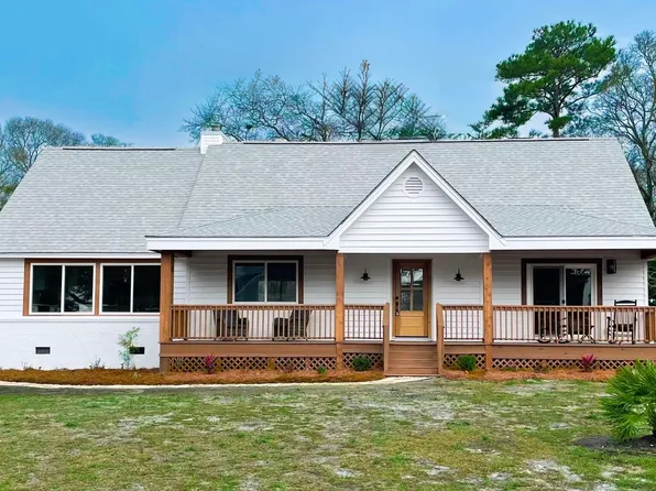 501 Shoreline Drive E, Sunset Beach, NC 28468
