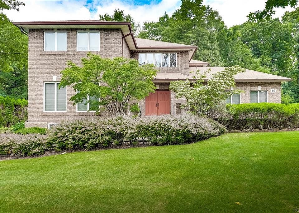 1st image of 10 Wallenberg Cir