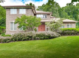 10 Wallenberg Cir, Monsey, NY 10952