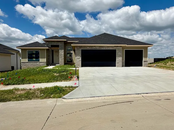 5618 199th St, Elkhorn, NE 68022