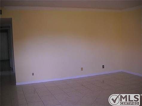 4th image of 15126 Ashland St APT G225