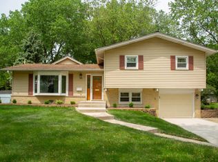 6766 Valley View Dr, Downers Grove, IL 60516