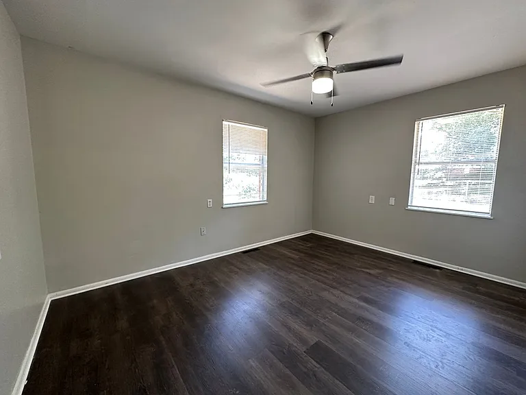 6404 Waynewood Ct — Photo 8