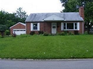 320 Woodmont Dr, Englewood, OH