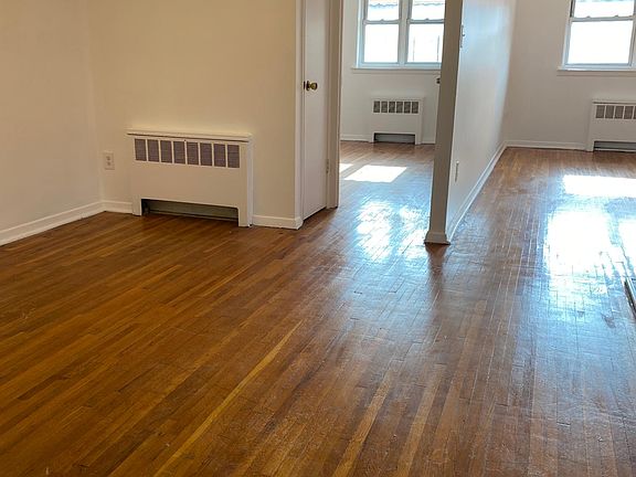 4th image of 2 Saint Lawrence Ave #2