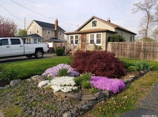 153 Penataquit Ave, Bay Shore, NY 11706