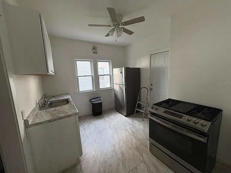 4621 Denmark Ave — Photo 10