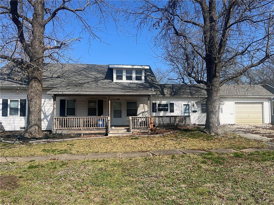 1st image of 406 E 15th St