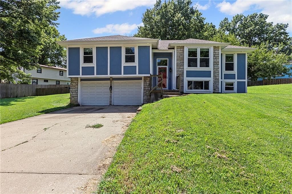 ゆっこ✕4 14206 S Locust St, Olathe, KS 66062 | MLS #2566431 | Zillow